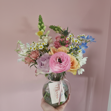 Load image into Gallery viewer, Bouquet in a Vase