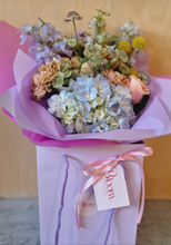Load image into Gallery viewer, Friday Flower Club