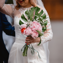 Load image into Gallery viewer, Bridal Bouquet