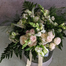 Load image into Gallery viewer, Bridal Bouquet
